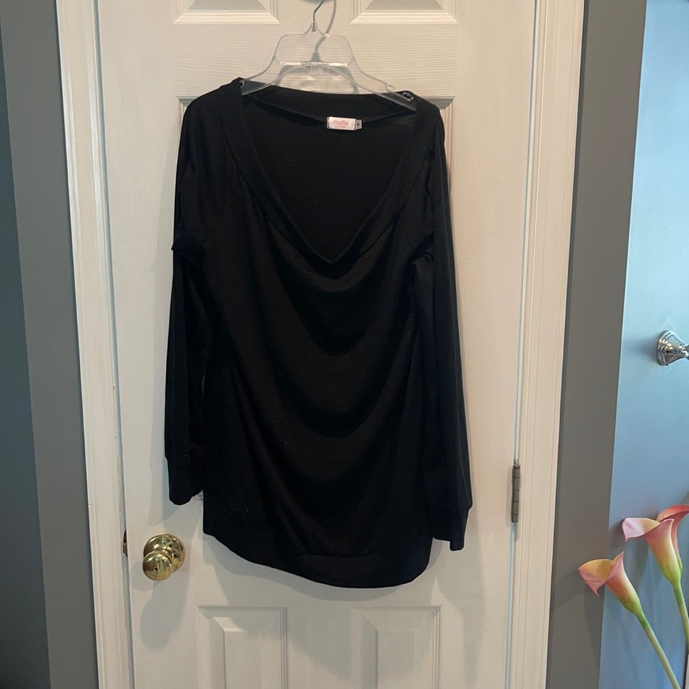Halife top can wear off shoulders
